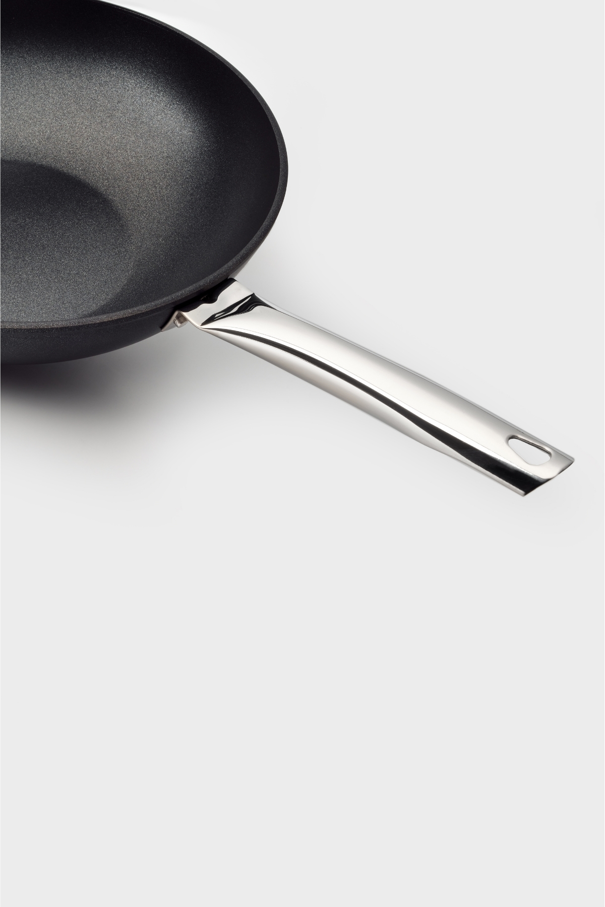 gigilli-cristel-28-cm-wok-tava-siyah-528.jpg
